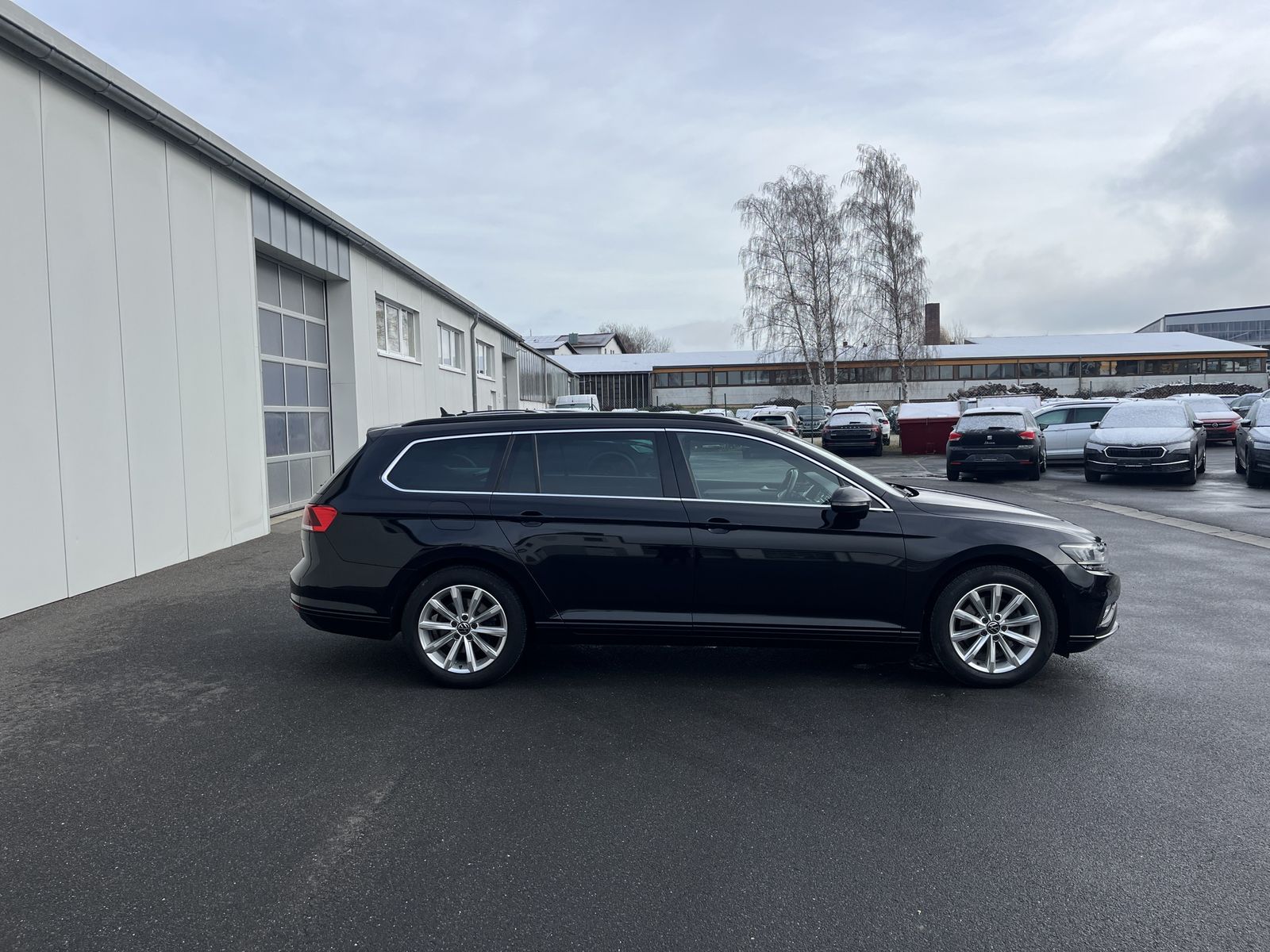 Volkswagen Passat Variant 2.0 TDI DSG 4Motion Business 188€