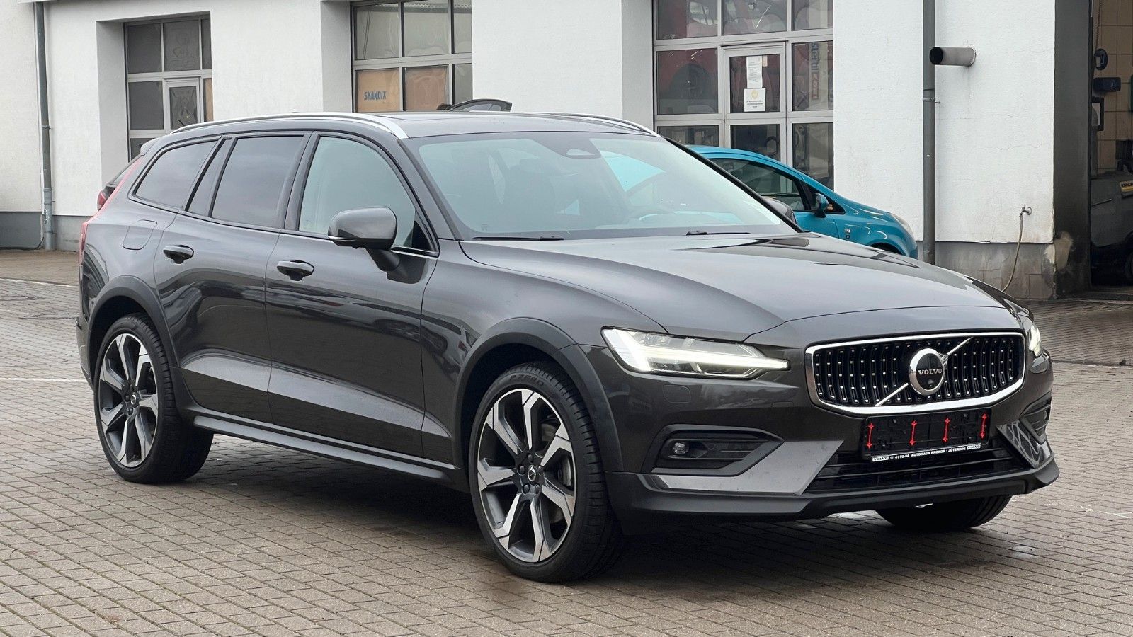 Volvo V60 CC B4 D Ultimate AWD*B&W*360°*SH*MASSAGE*