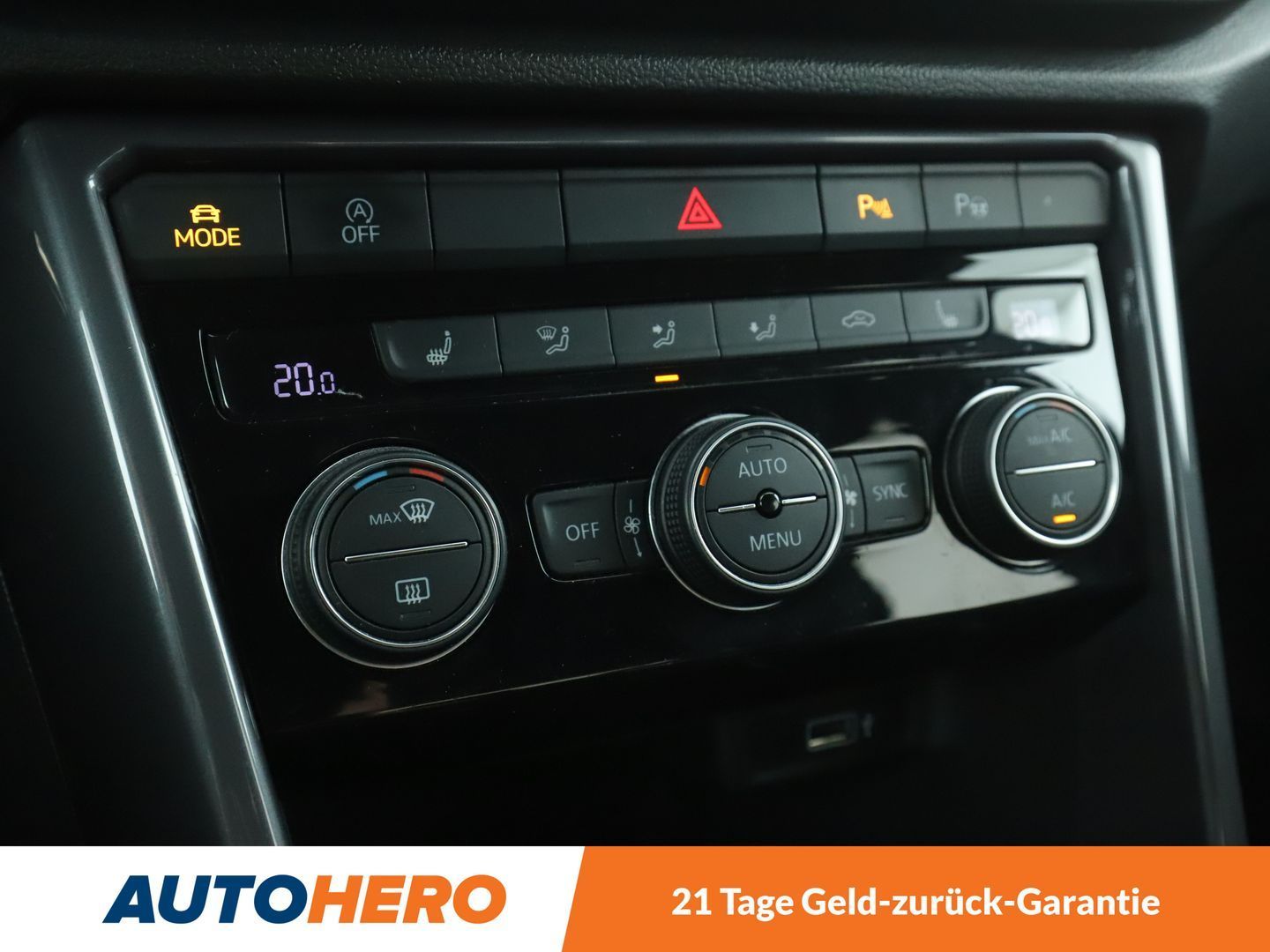 Volkswagen T-Roc 1.5 TSI ACT Sport - Samsaru's Car Outlet
