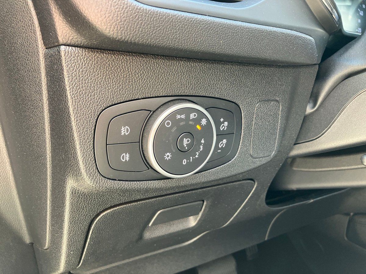 Ford Focus Turnier Titanium X 1.5 EcoBl. Aut. - Samsaru's Car Outlet