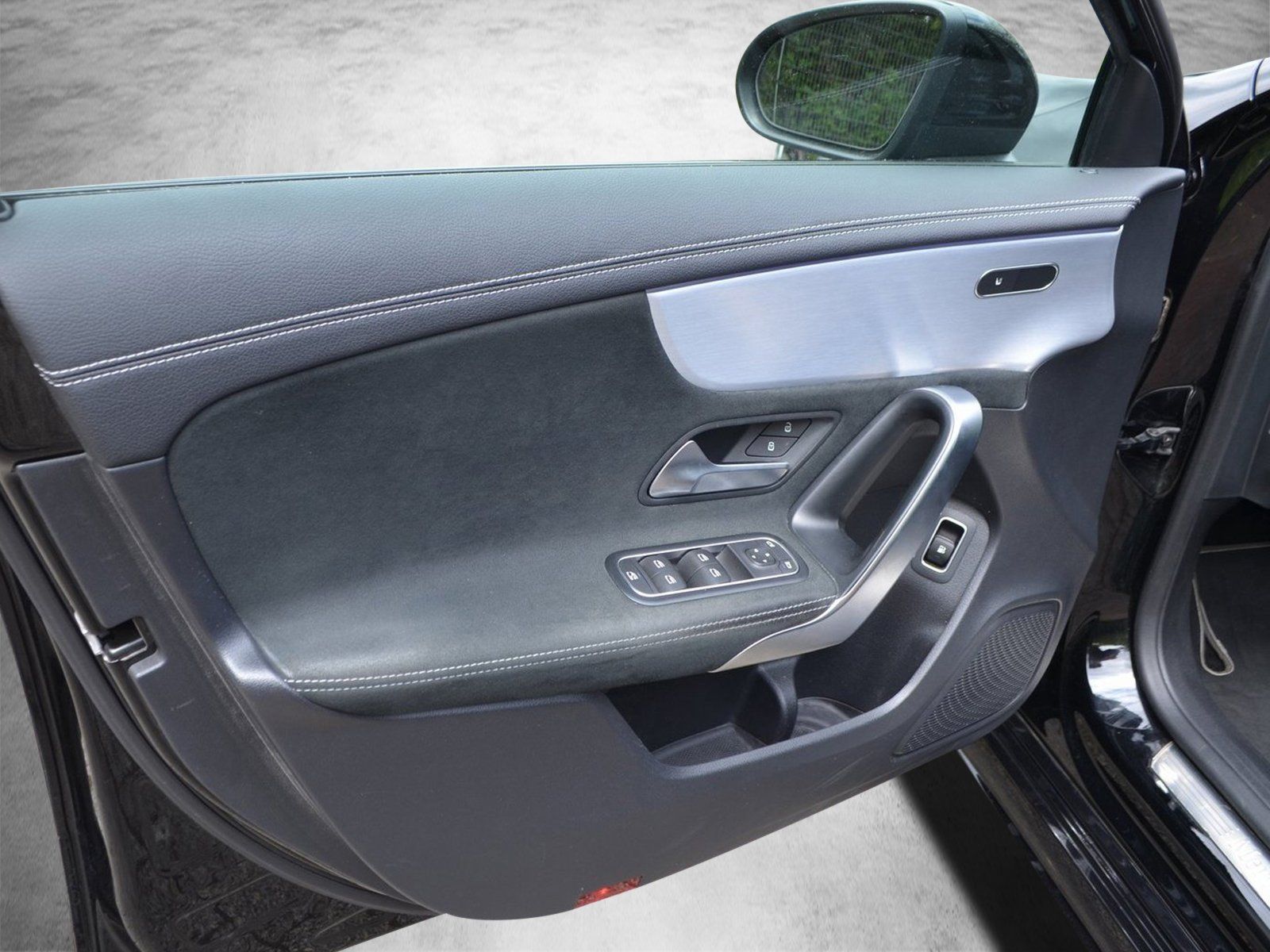 Mercedes-Benz e HYBR EDITION 2020 AMG - Samsaru's Car Outlet
