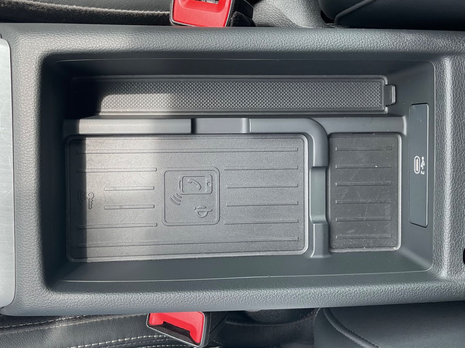 Audi A4 Av.40 TFSI quattro S line - Samsaru's Car Outlet