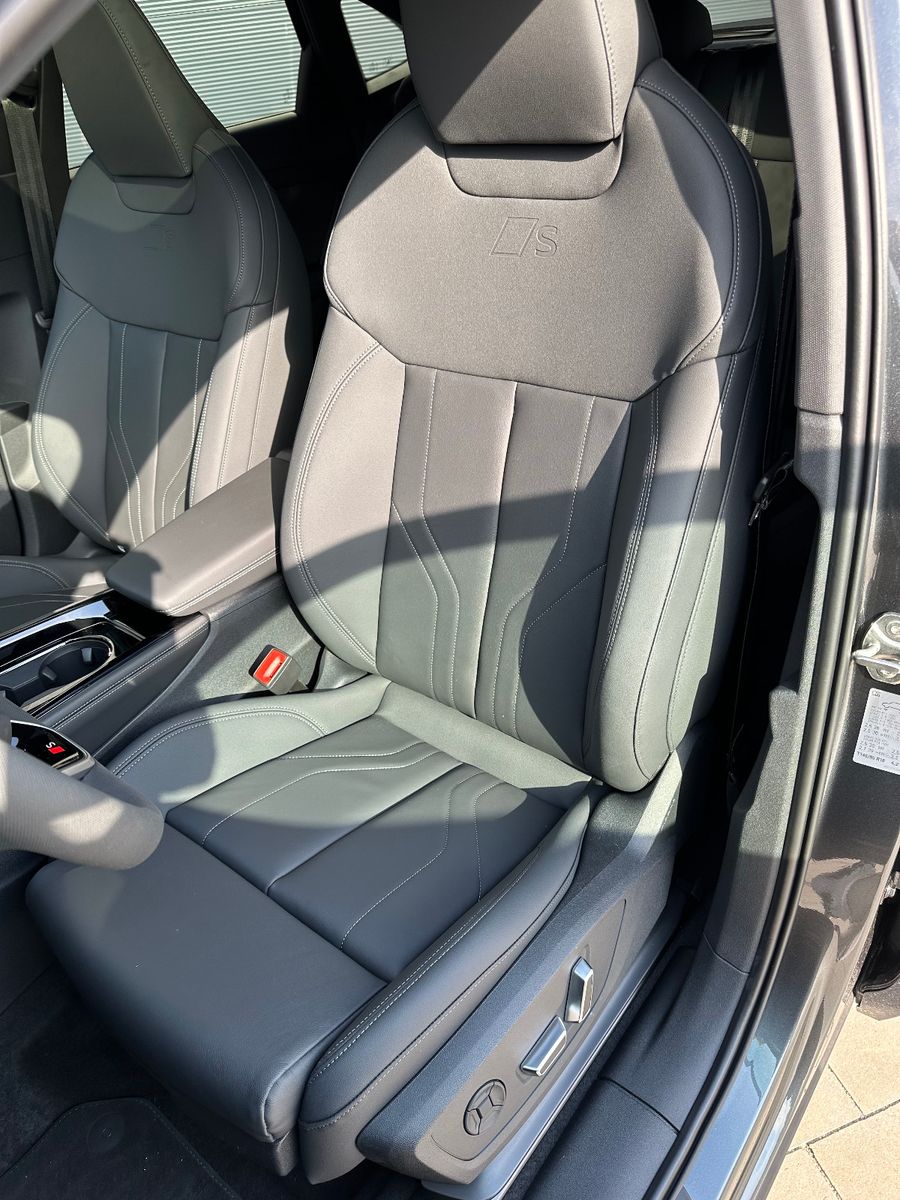 Audi Q3 Sportback TFSI quattro S line PANO LEDER AHK