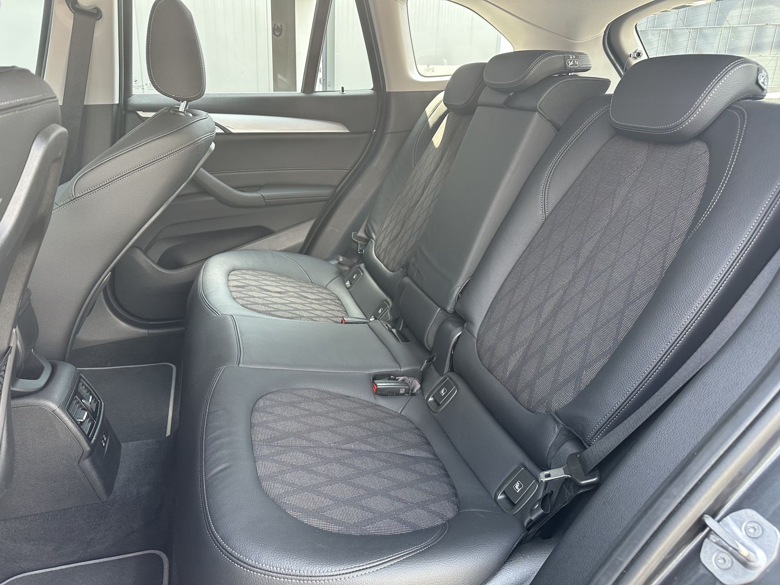 BMW X1 xDrive25e xLine - Samsaru's Car Outlet