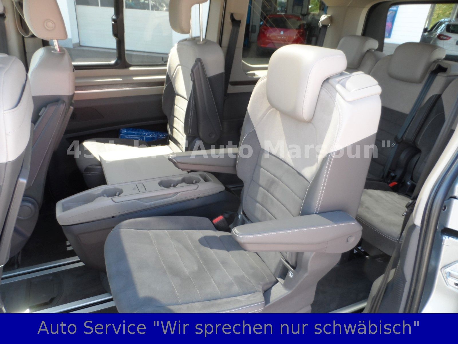 Volkswagen T7 Multivan Style - Samsaru's Car Outlet