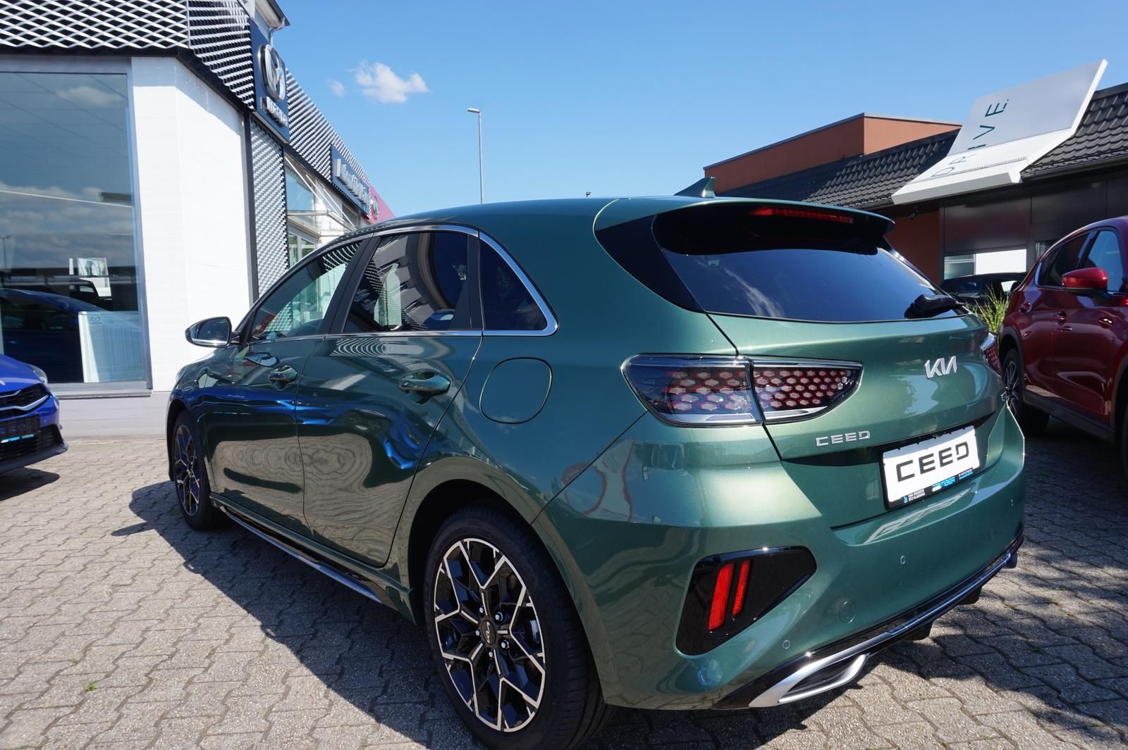 Kia Ceed 1.5 TGDI GT-LINE - Samsaru's Car Outlet