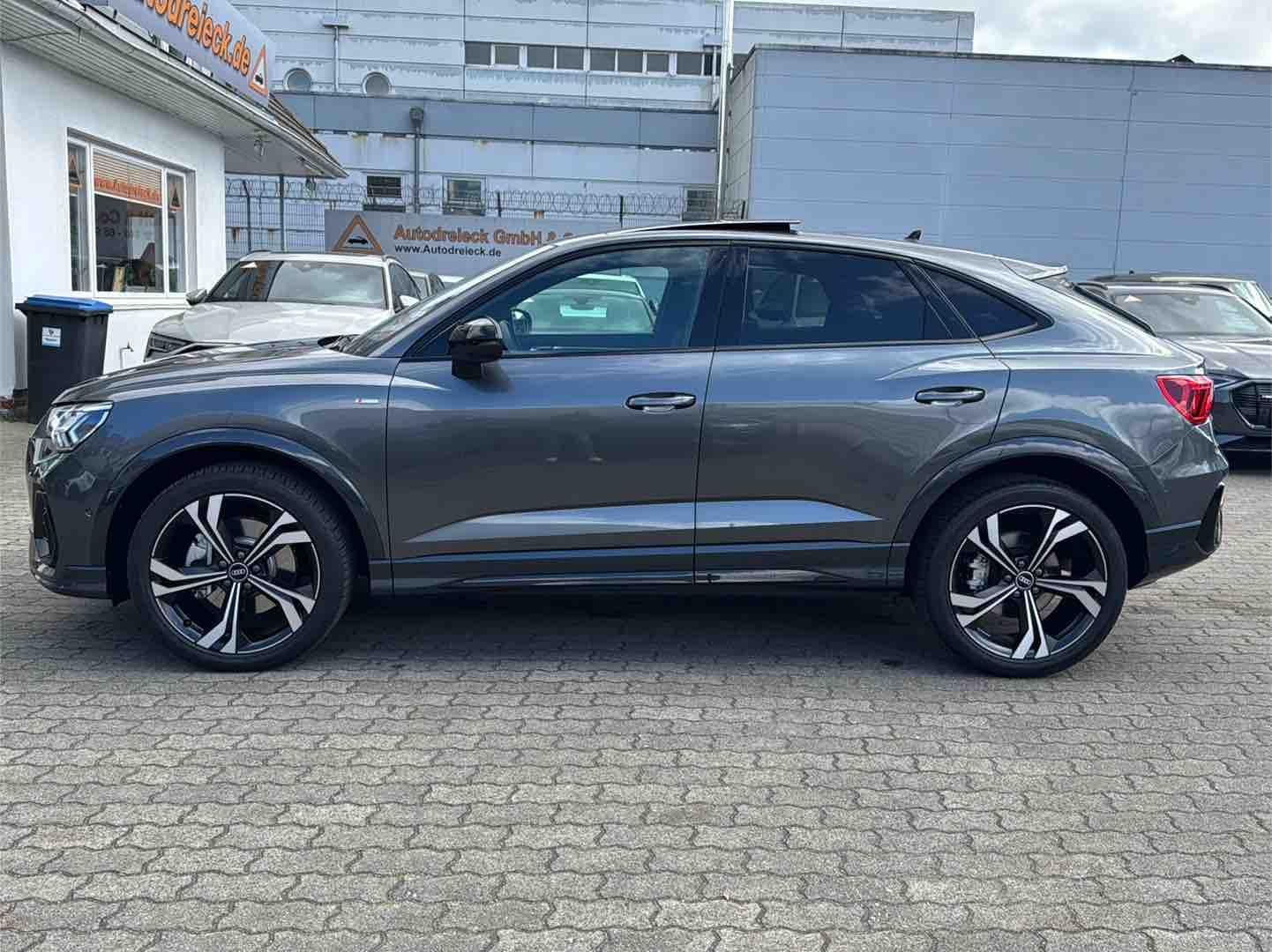 Audi Q3 Sportback 40 TFSI S line - Samsaru's Car Outlet