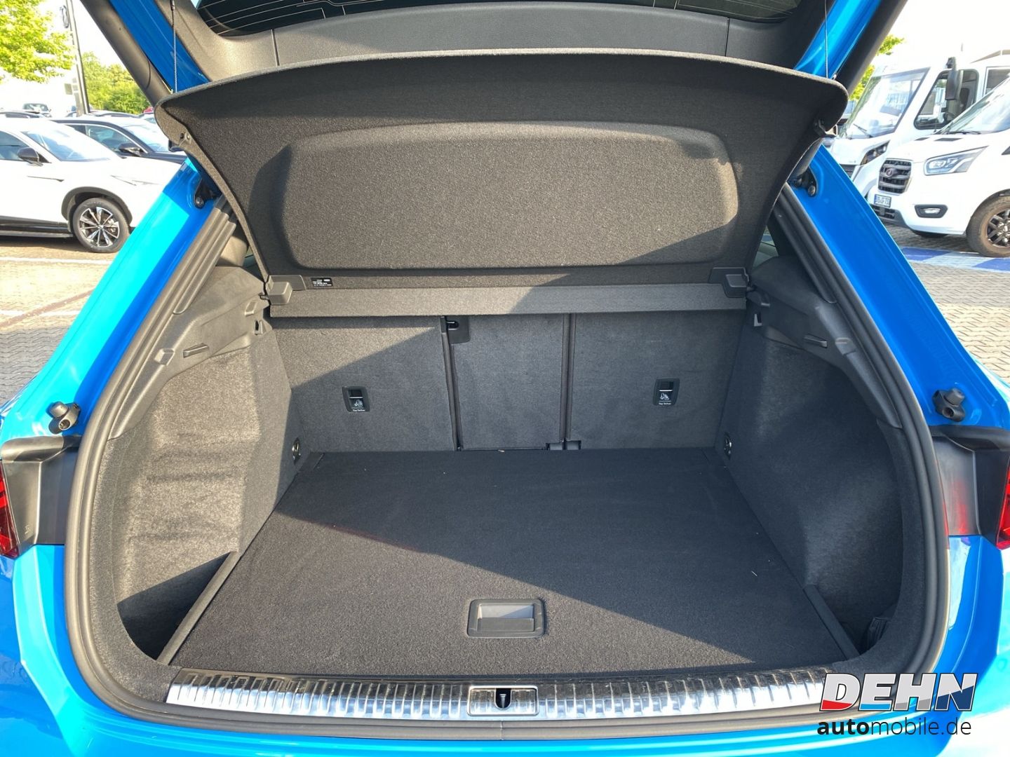 Audi Q3 2.0 TDI quattro S-Line - Samsaru's Car Outlet