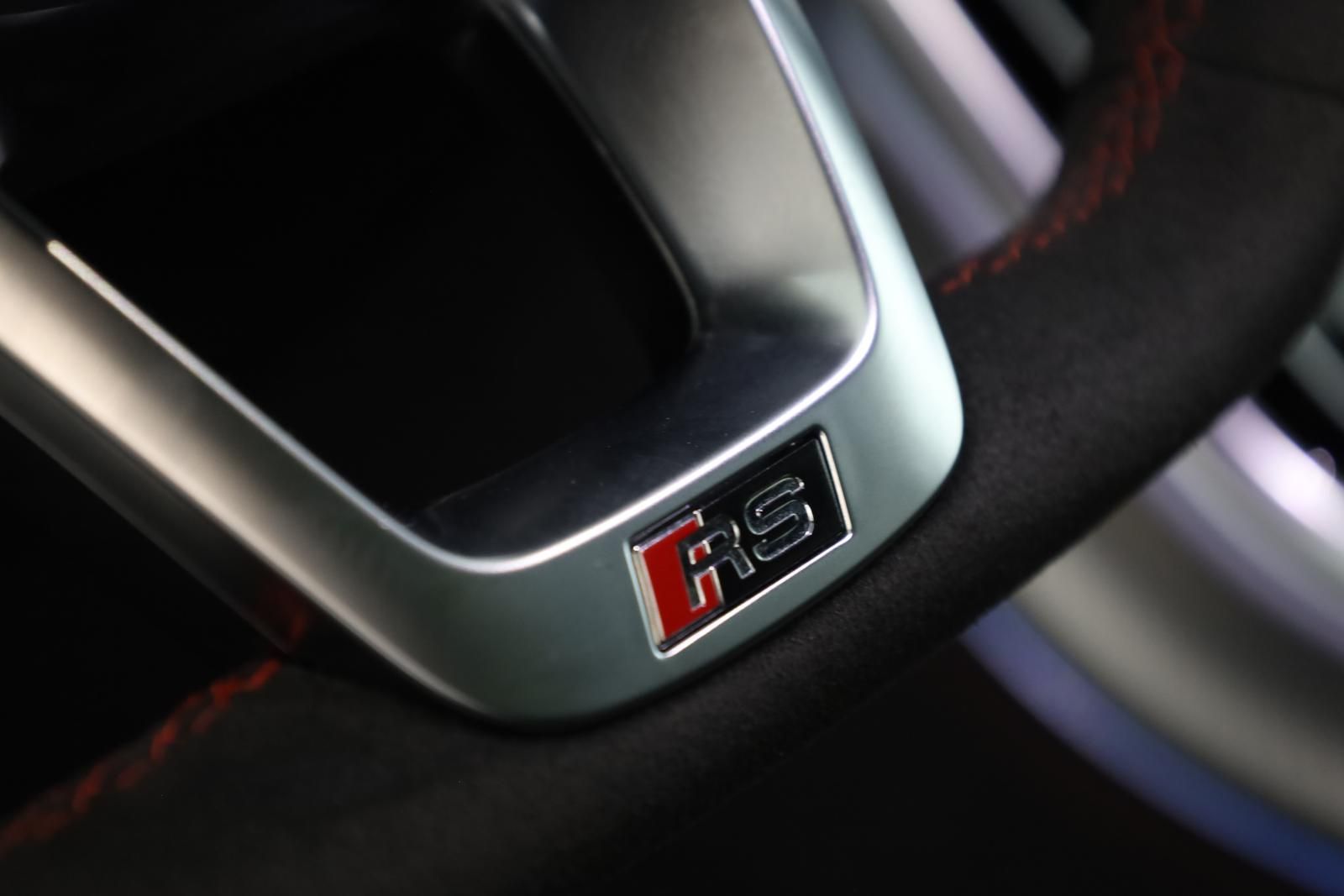 Audi RS Q8 SUV performance Laser Pano Vmax RSAbgas 23