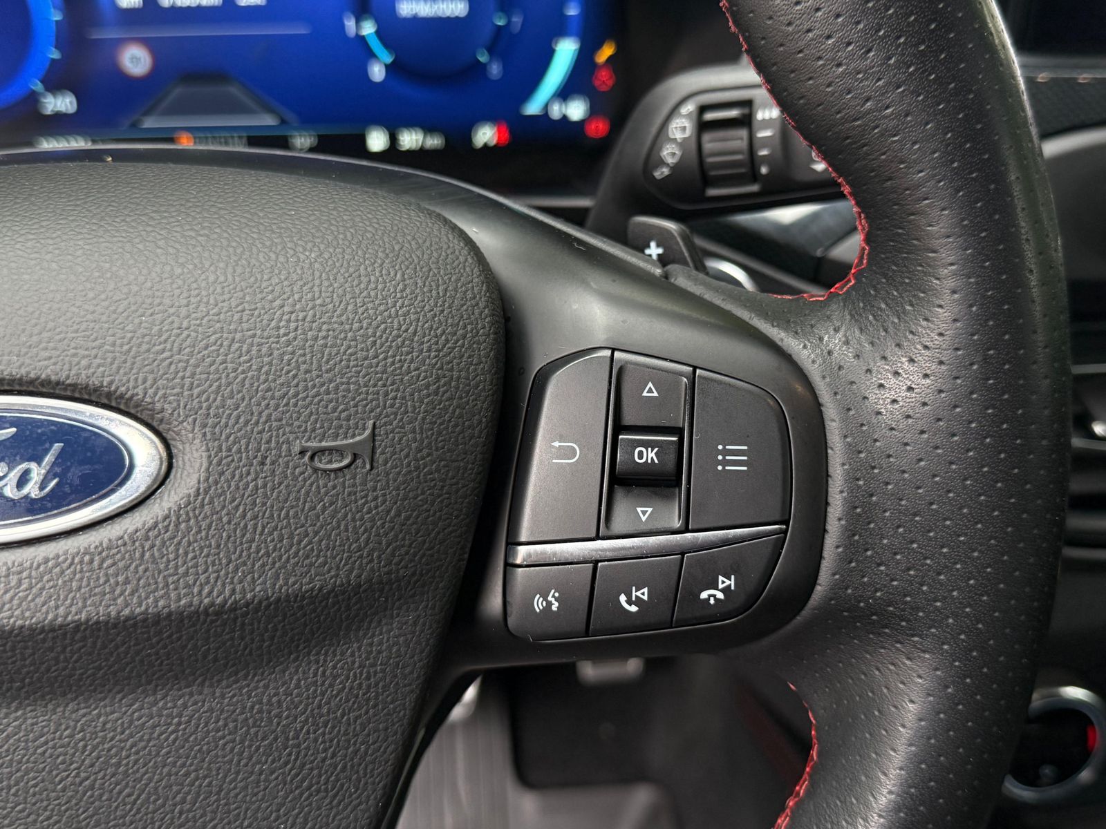Ford Focus Tur. 1.5 EB Aut. ST-Line X - Samsaru's Car Outlet