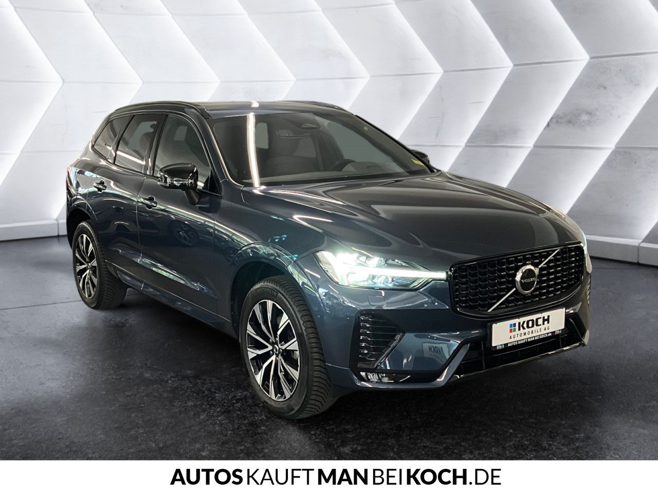 Volvo XC60 B5 AWD PlusDark ACC BLIS AHK 4xSHz VLED H&K