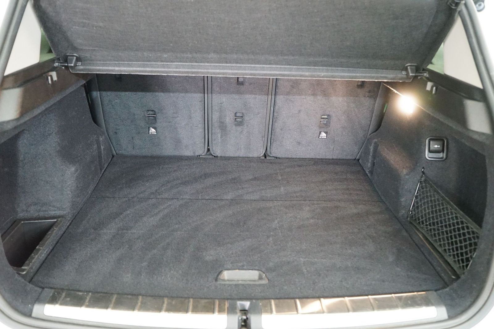 BMW X1 xDrive18d Sport Line - Samsaru's Car Outlet