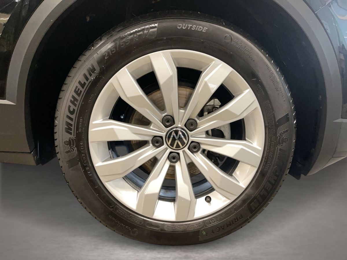 Volkswagen T-Roc 1.5 TSI Sport - Samsaru's Car Outlet