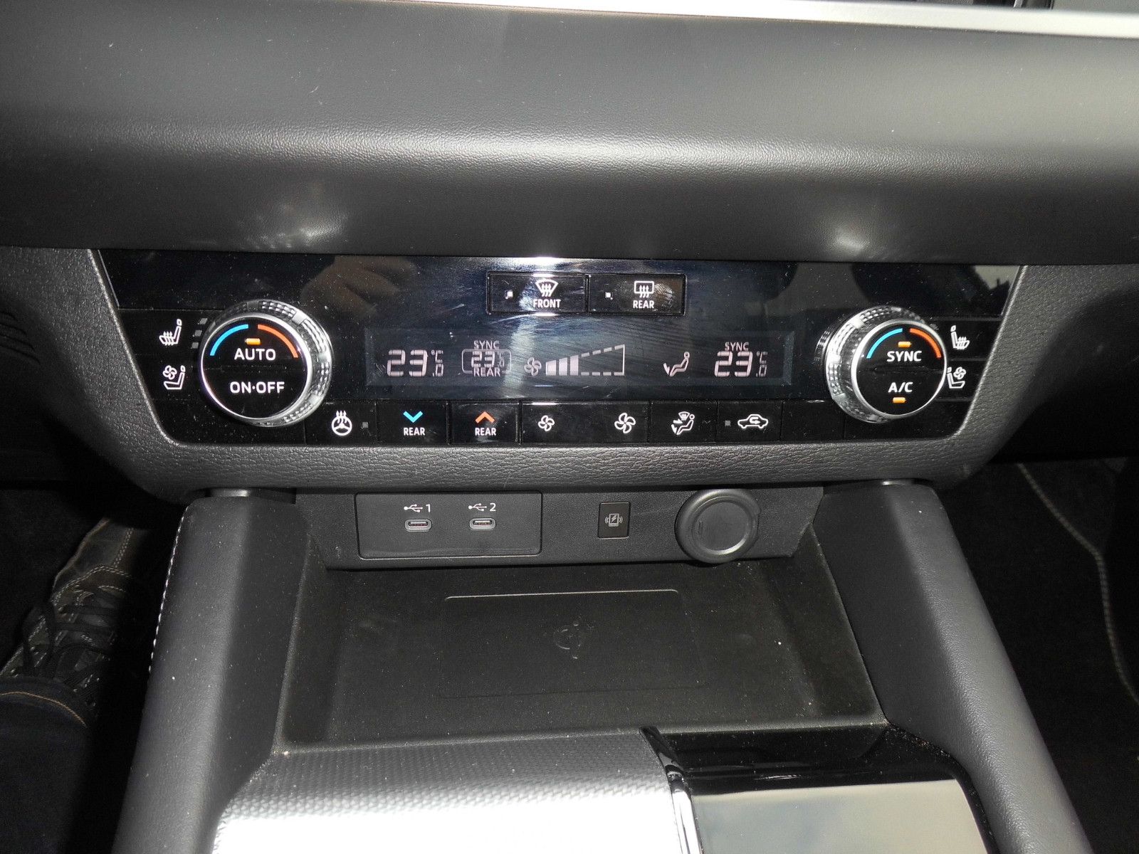 Mitsubishi Outlander 2.4 PHEV 4WD Top