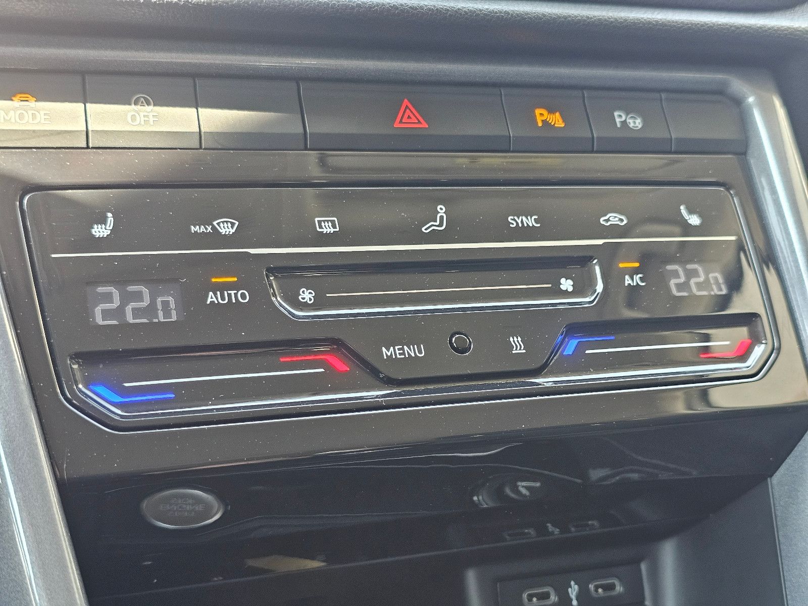Volkswagen T-Roc 1.0 TSI Style - Samsaru's Car Outlet