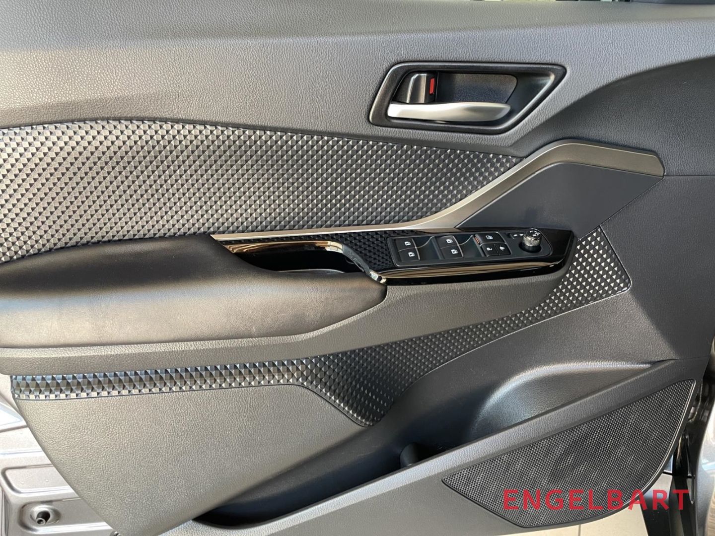 Toyota C-HR 1.8 Hybrid - Samsaru's Car Outlet