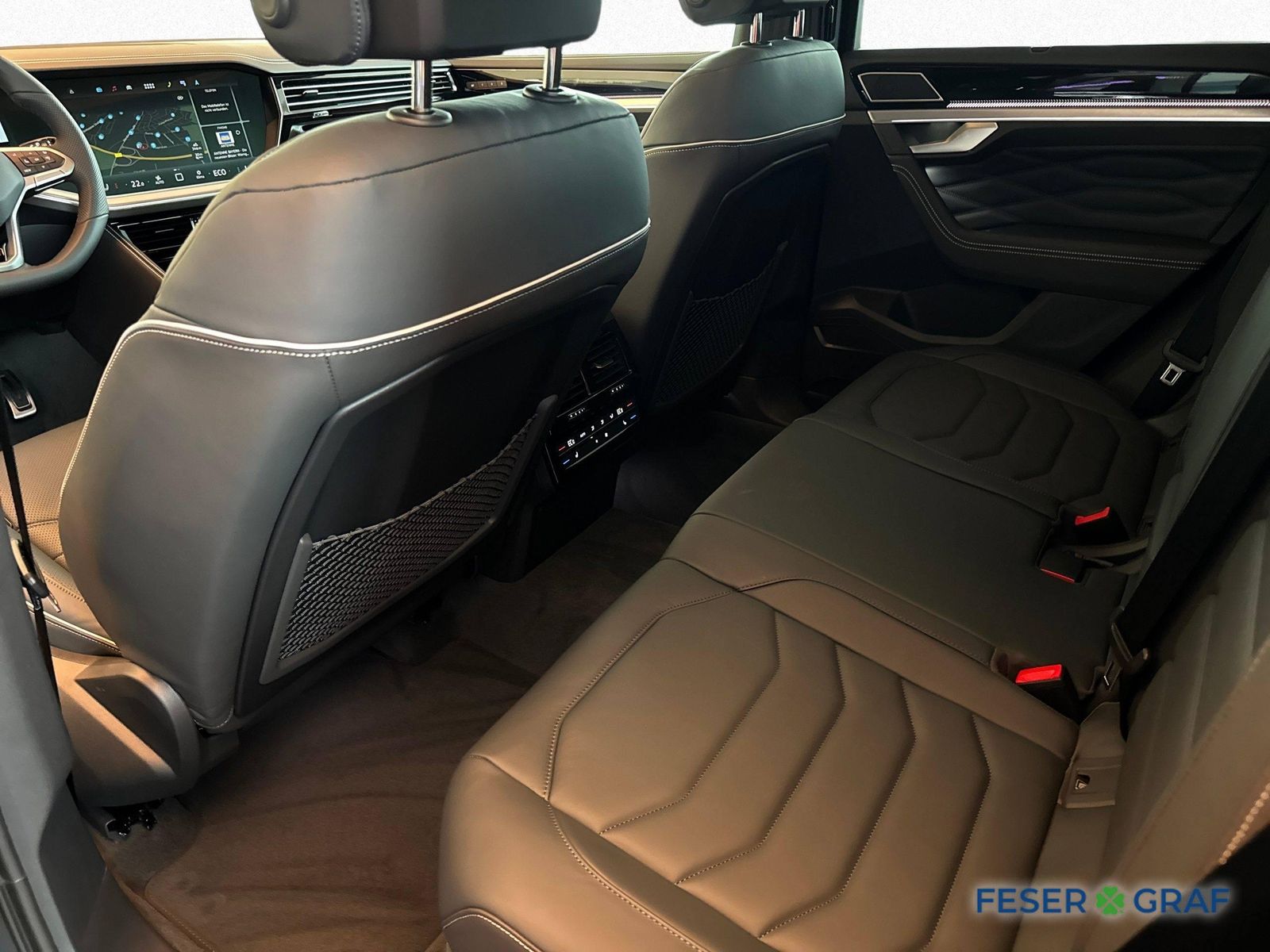 Volkswagen Touareg 3.0 TDI DSG R-LINE AHK DYNADUIO HUD PANO