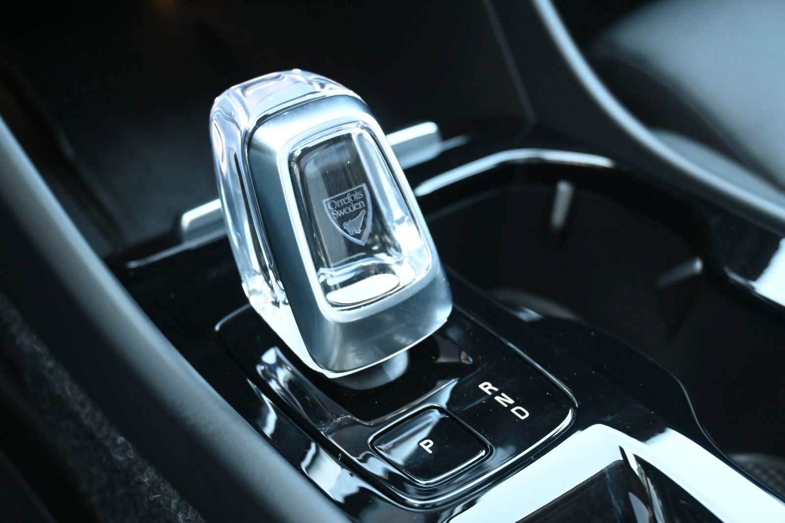 Volvo XC40 B4 Dark*FSHZG*360°*PANO*ACC*AHK*PIXEL