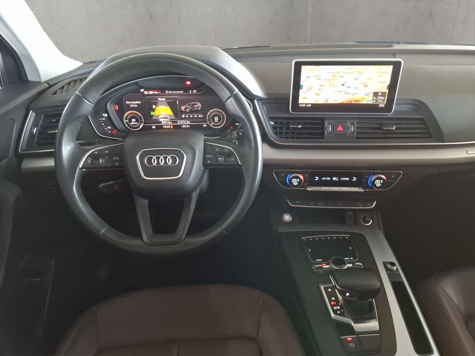 Audi Q5 TFSI e 50 e quattro S tronic - Samsaru's Car Outlet