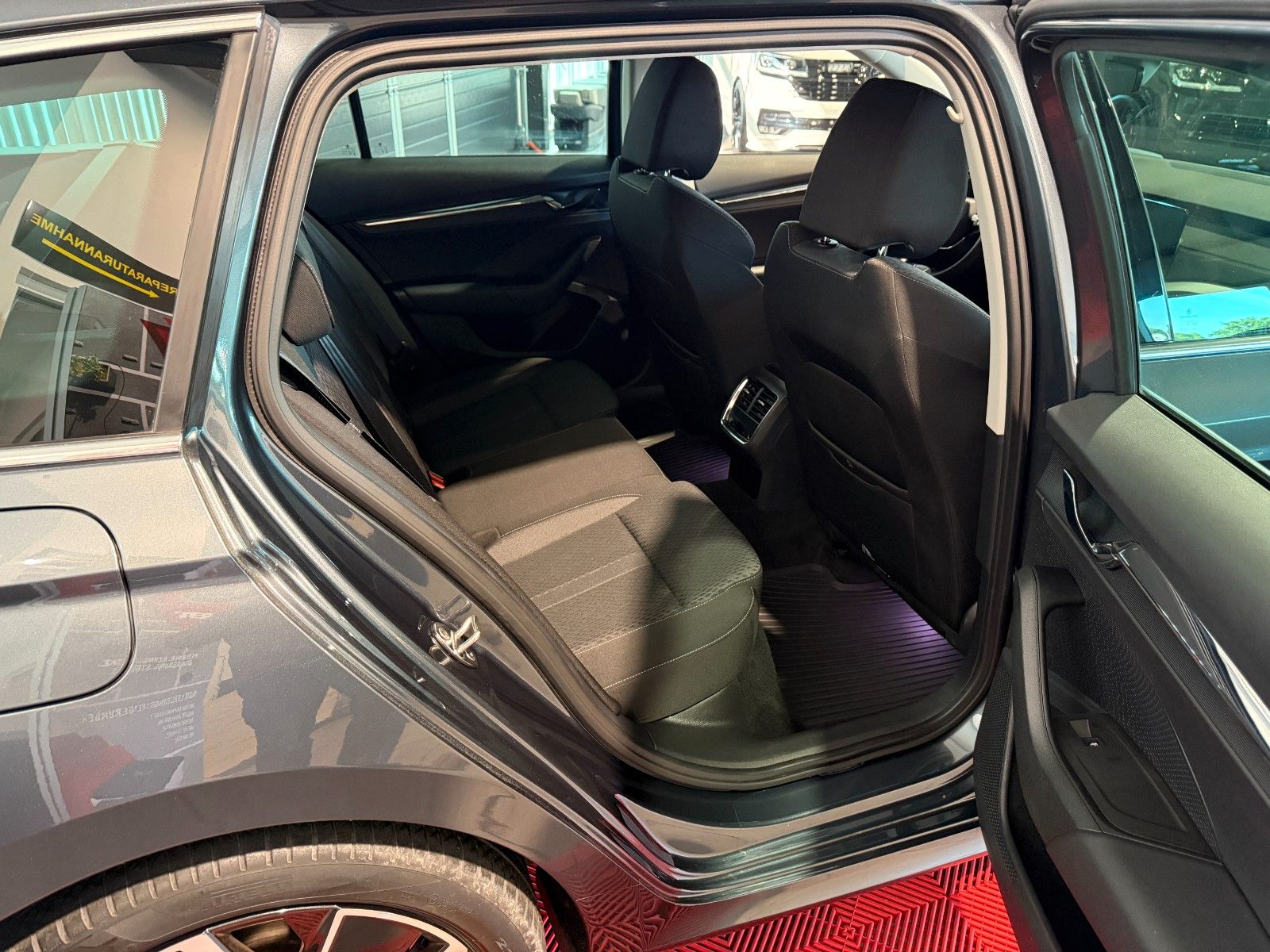 Skoda Octavia Combi First Edition iV - Samsaru's Car Outlet
