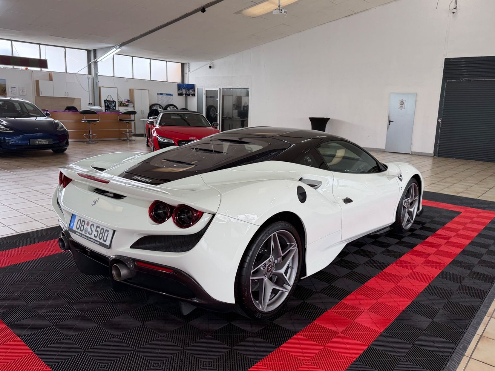 Ferrari F8 Carbon Paket/JBL/Lift