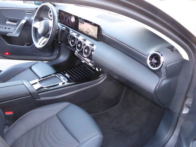 Mercedes-Benz A 200 d Progressive - Samsaru's Car Outlet