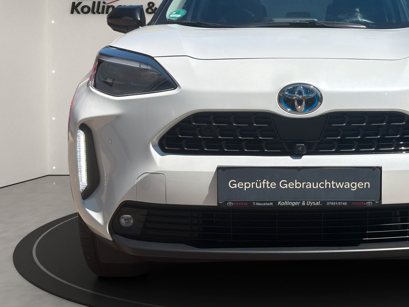 Toyota Yaris Cross Hybrid AWD-i Elegant