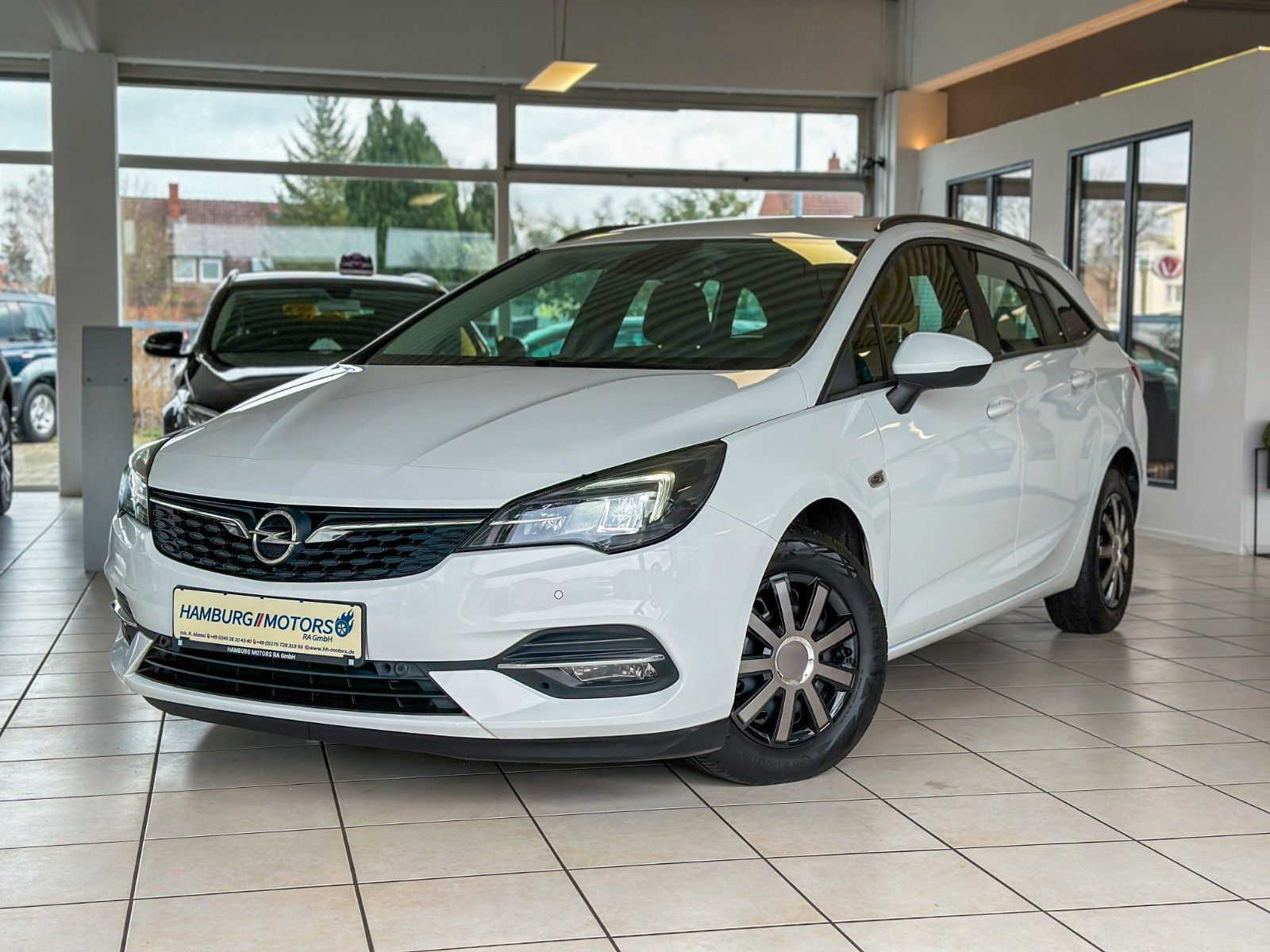 Opel Astra K 1.5 D Sports Tourer Business - Samsaru's Car Outlet
