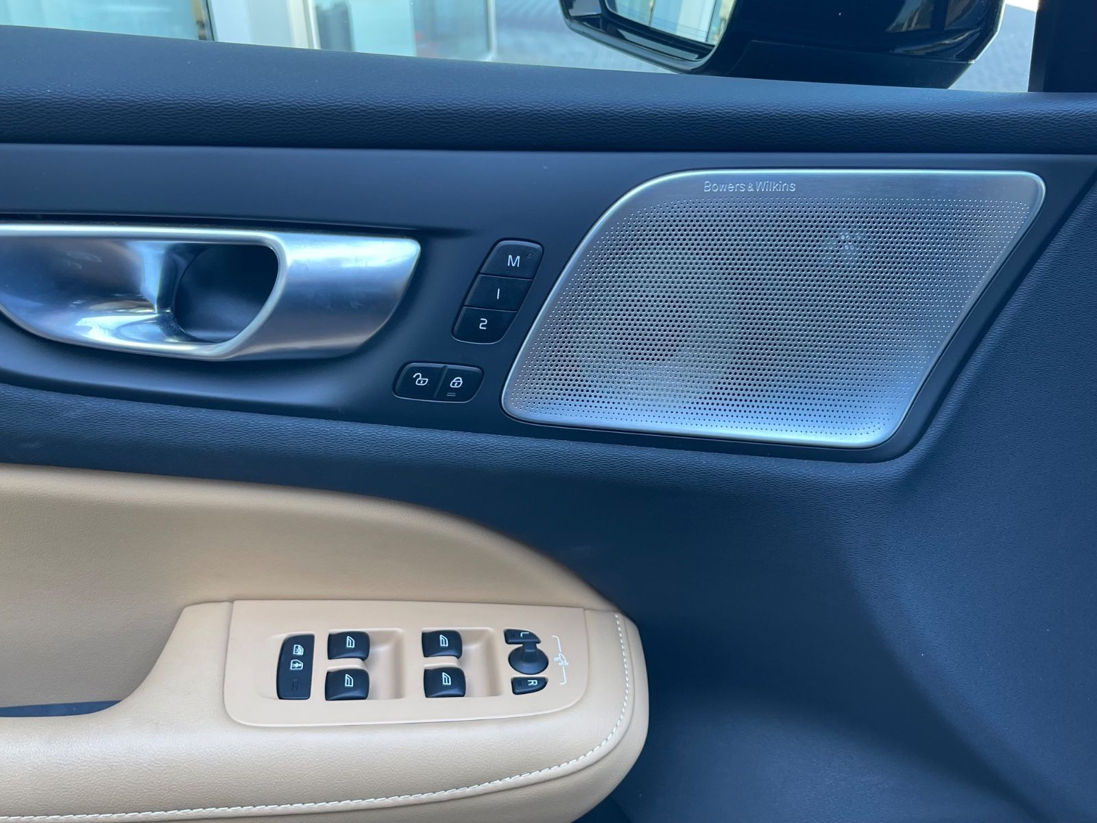 Volvo S60 B5 AWD Ultimate Dark Auto