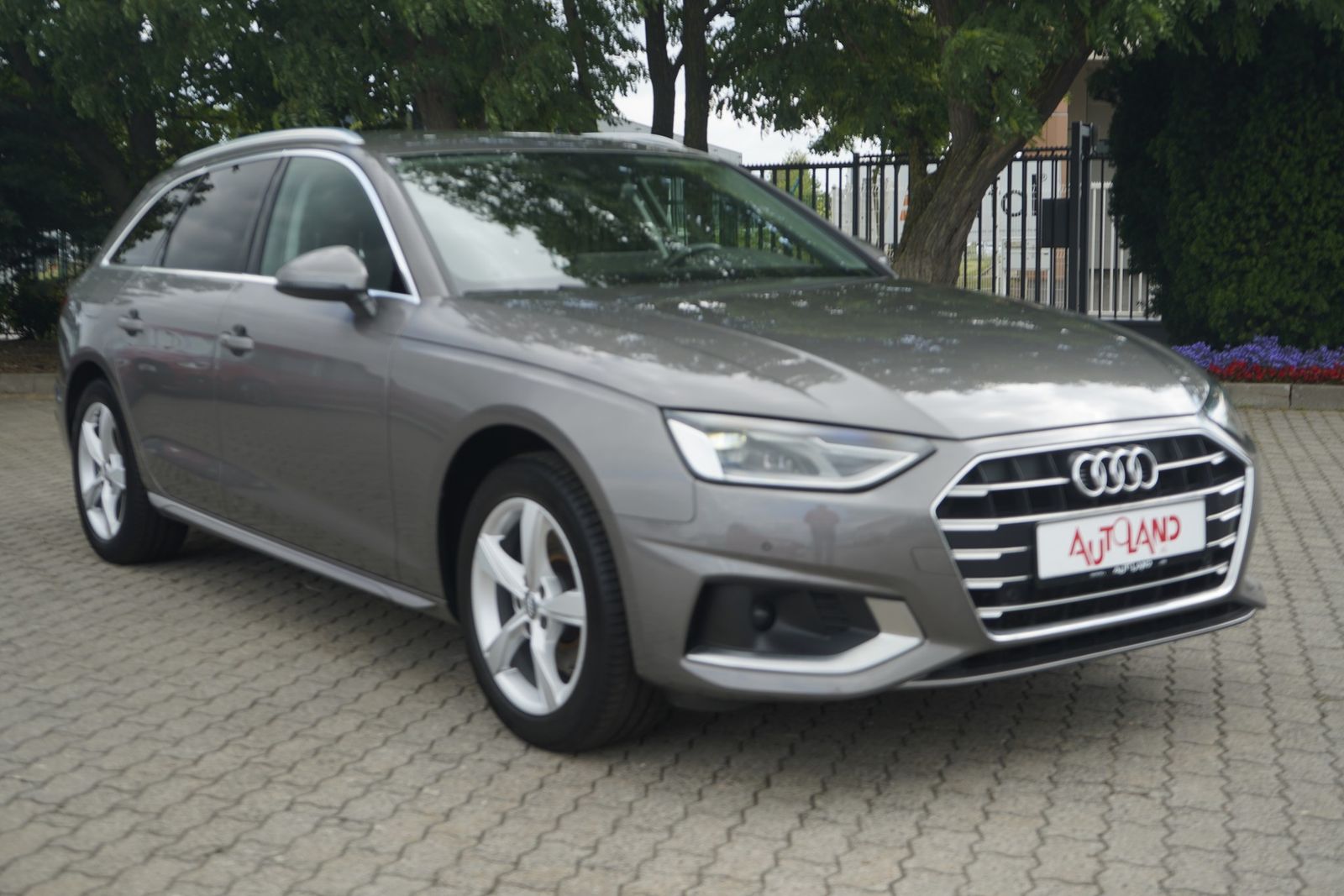 Audi A4 2.0 TDI Avant - Samsaru's Car Outlet
