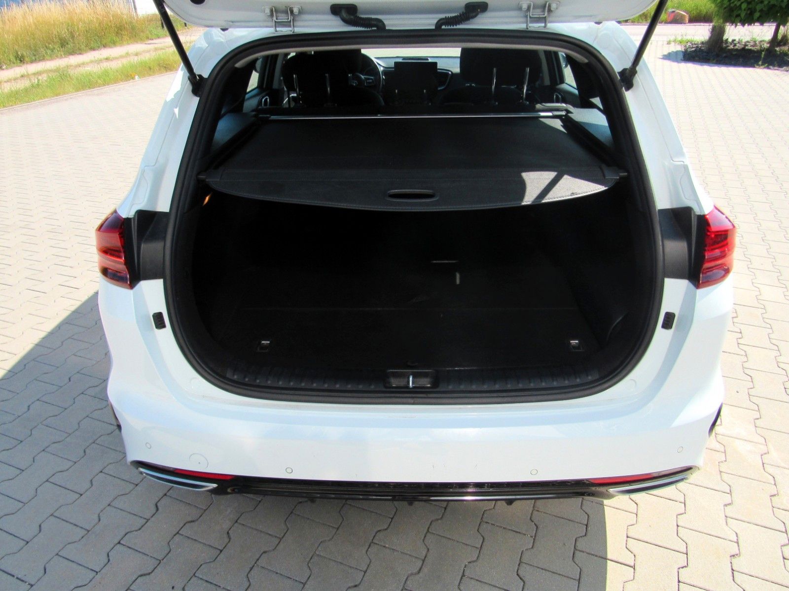 Kia Ceed Sportswagon 1.6 PHEV Spirit - Samsaru's Car Outlet