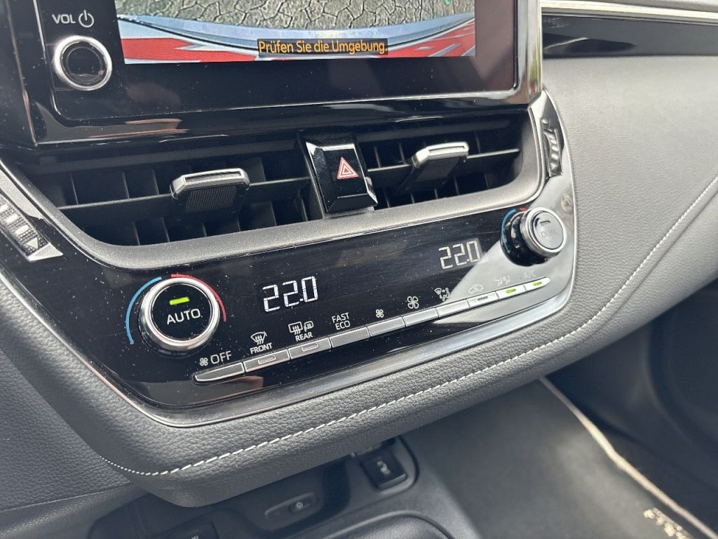 Toyota Corolla 1.8 Hybrid - Samsaru's Car Outlet
