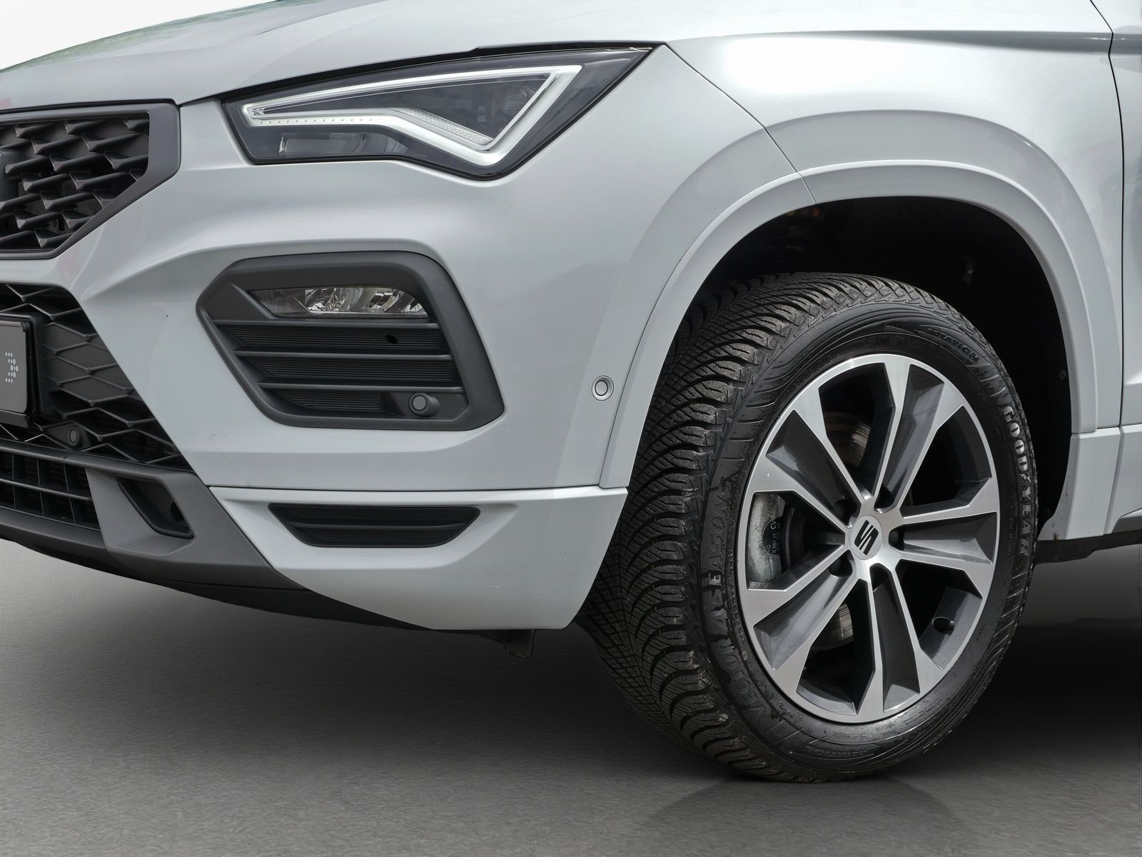 Seat Ateca 2.0 TDI FR AHK*LED*Navigation*ACC*AHK