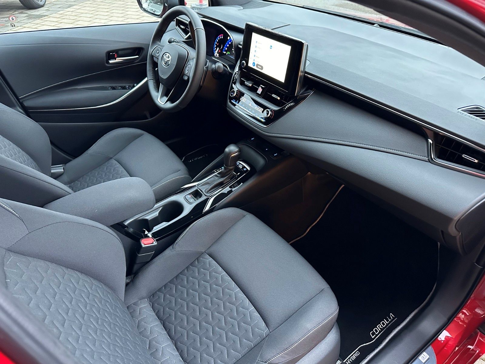 Toyota Corolla 2.0 Hybrid - Samsaru's Car Outlet