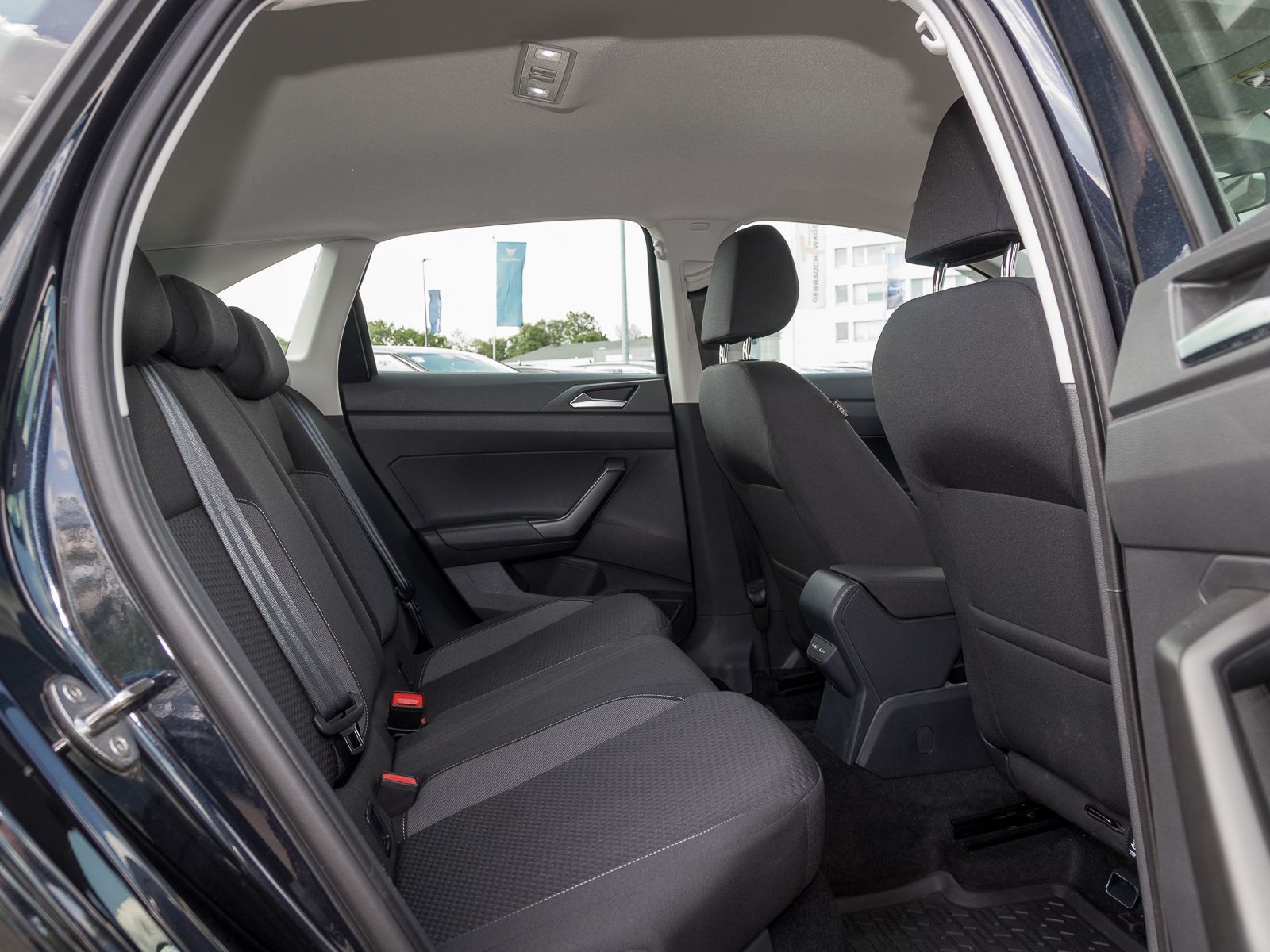 Volkswagen Taigo 1.0 TSI DSG LIFE - Samsaru's Car Outlet