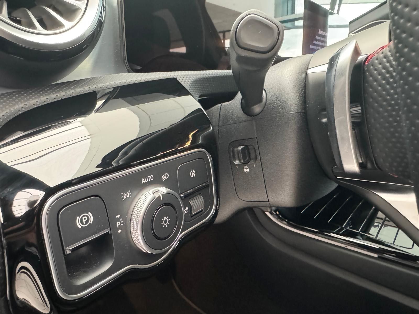 Mercedes-Benz A 200 AMG Line Advanced Plus - Samsaru's Car Outlet