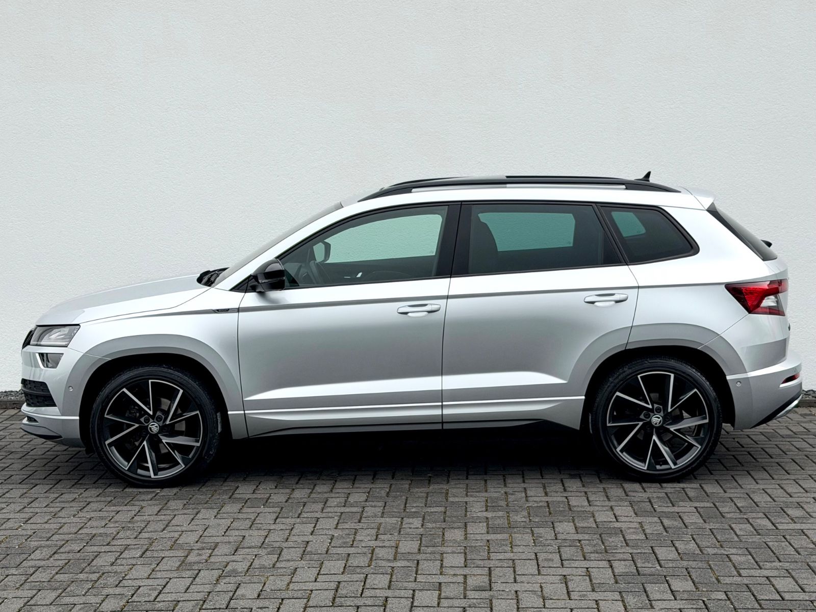Skoda Karoq Sportline 2.0 TSI DSG 4x4/PANO/LED/ACC/AHK