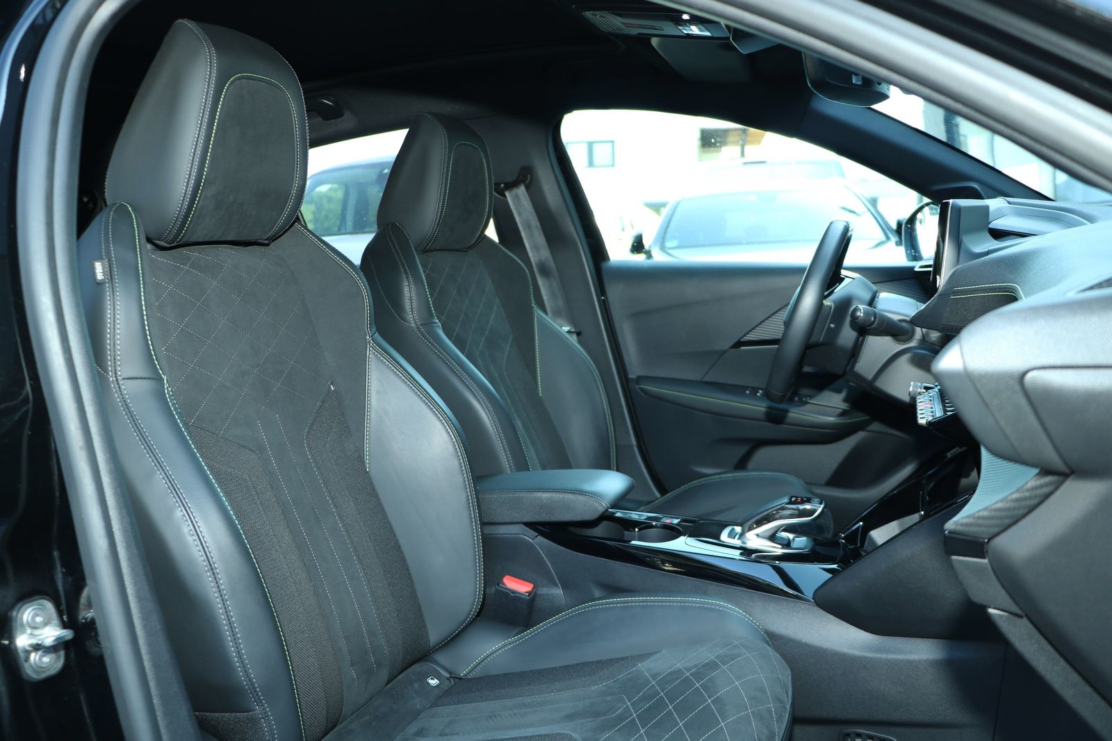 Peugeot E-208 E-GT Pack - Samsaru's Car Outlet