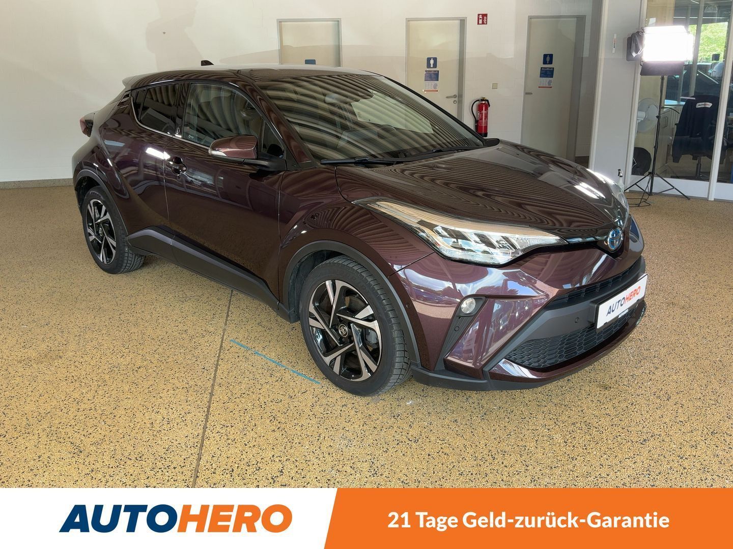 Toyota C-HR 1.8 Hybrid Team - Samsaru's Car Outlet