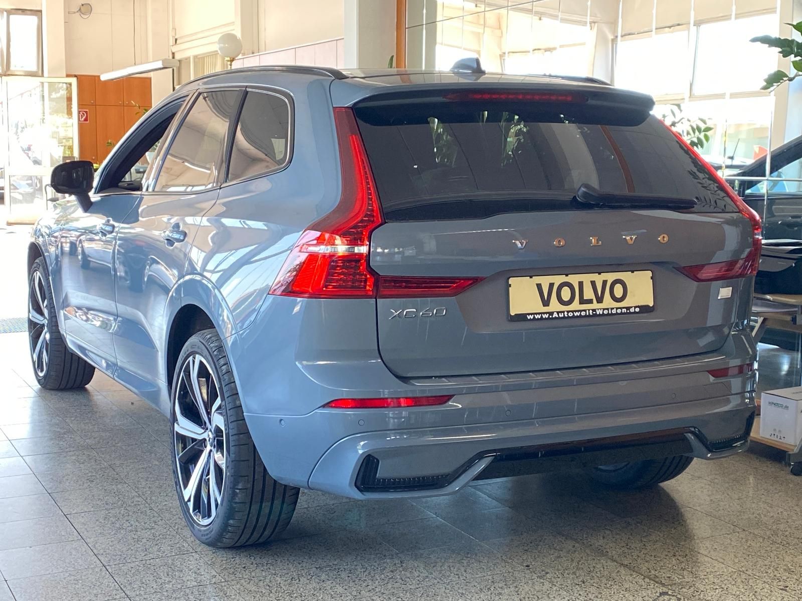 Volvo XC60 T8 Plug-In Hybrid AWD Ultimate Dark