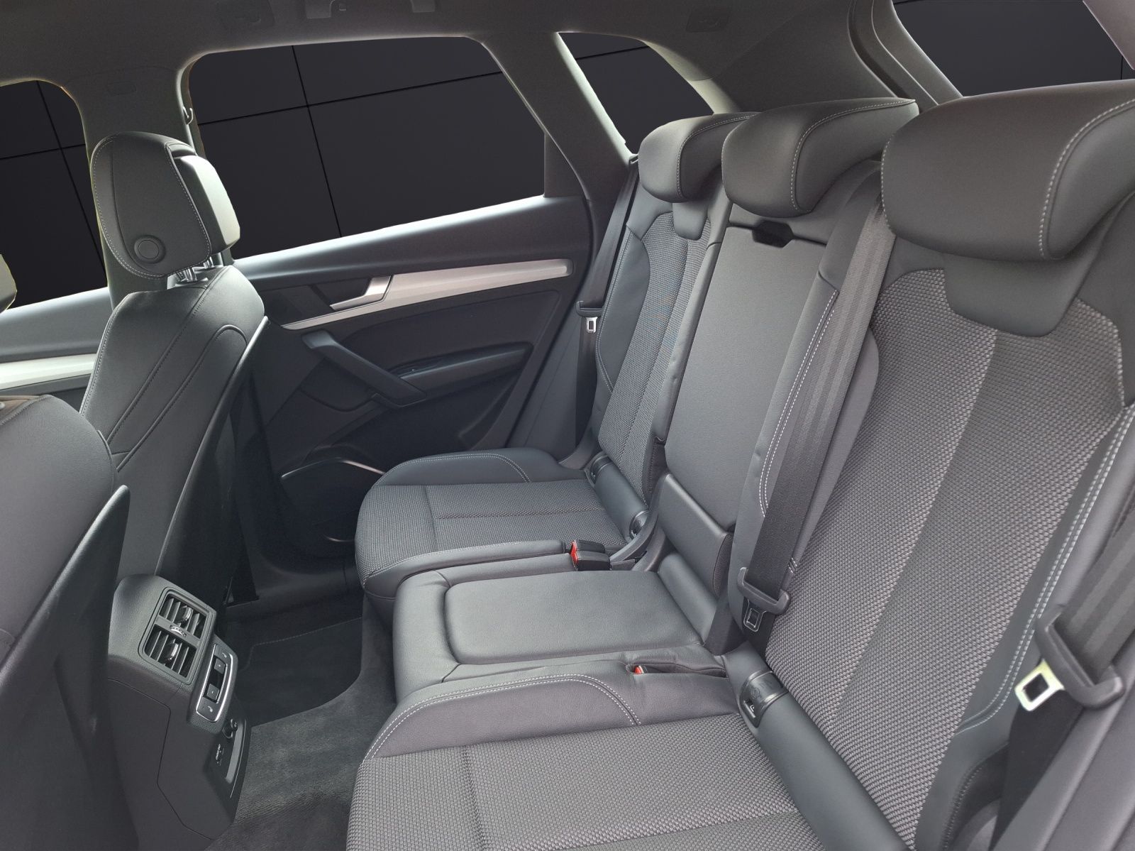 Audi Q5 40 TDI quattro S-line S-tronic STH Matrix AHK