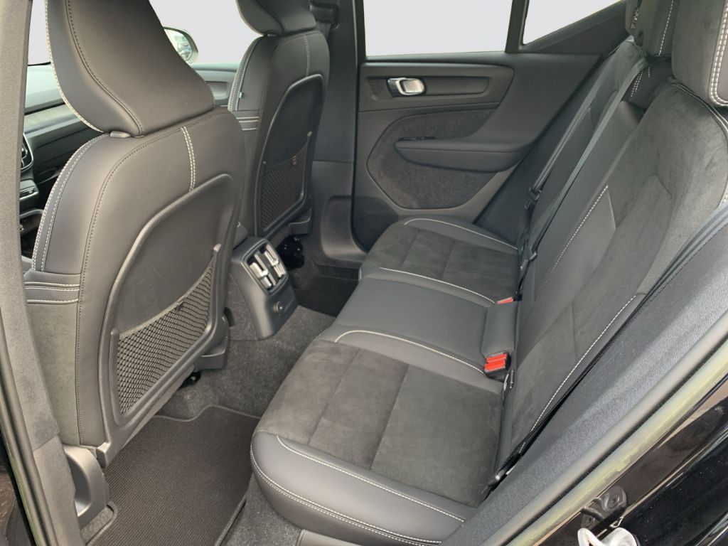 Volvo XC40 T5 Recharge DKG Plus Dark,AHK,KAMERA,LED