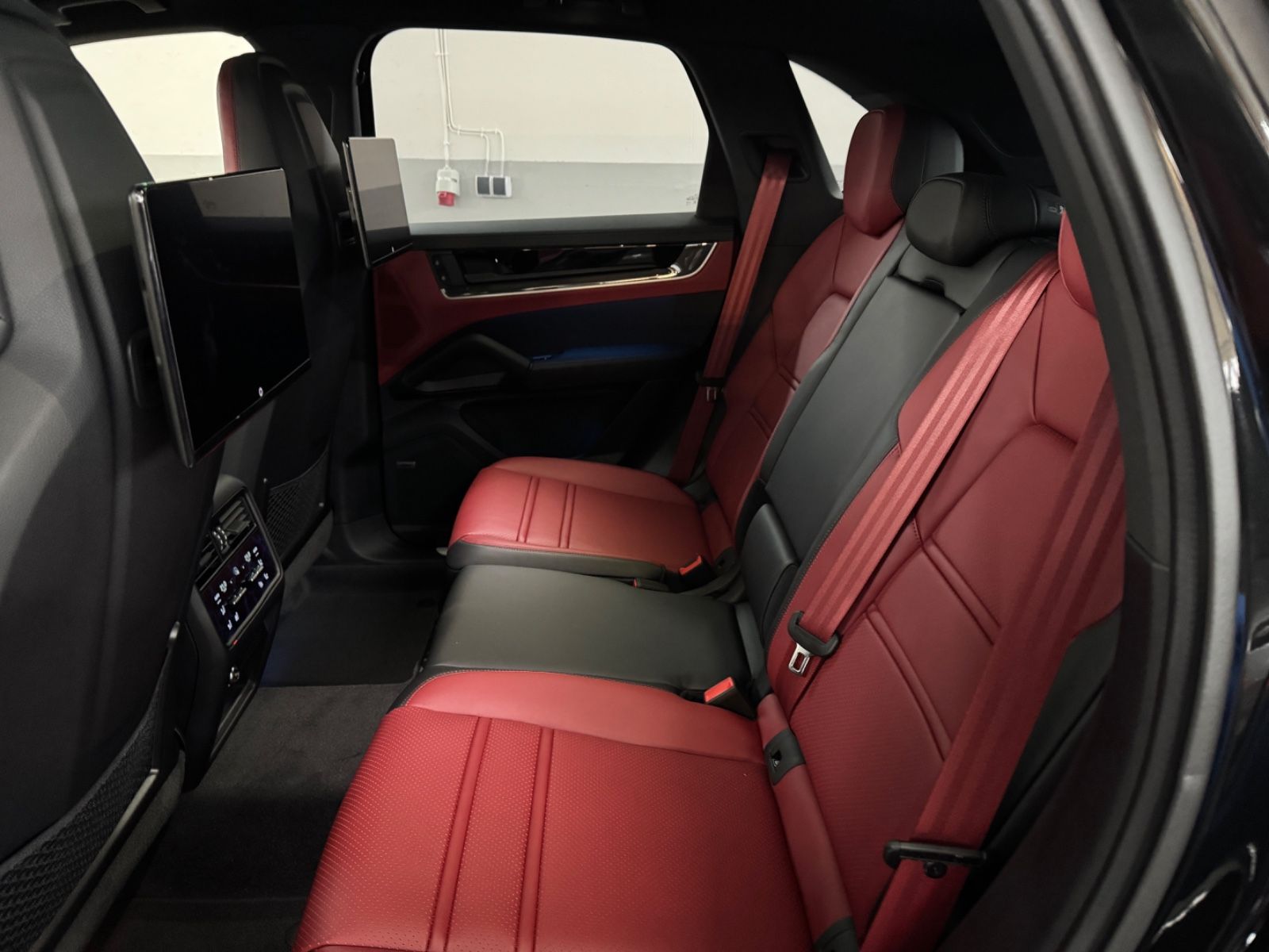 Porsche Cayenne E-Hybrid /Mod.2025/Sport Paket Lp160.500
