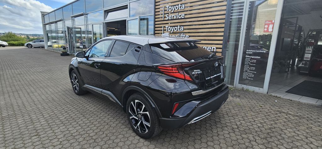 Toyota C-HR 2.0 Hybrid Team Deutschland - Samsaru's Car Outlet