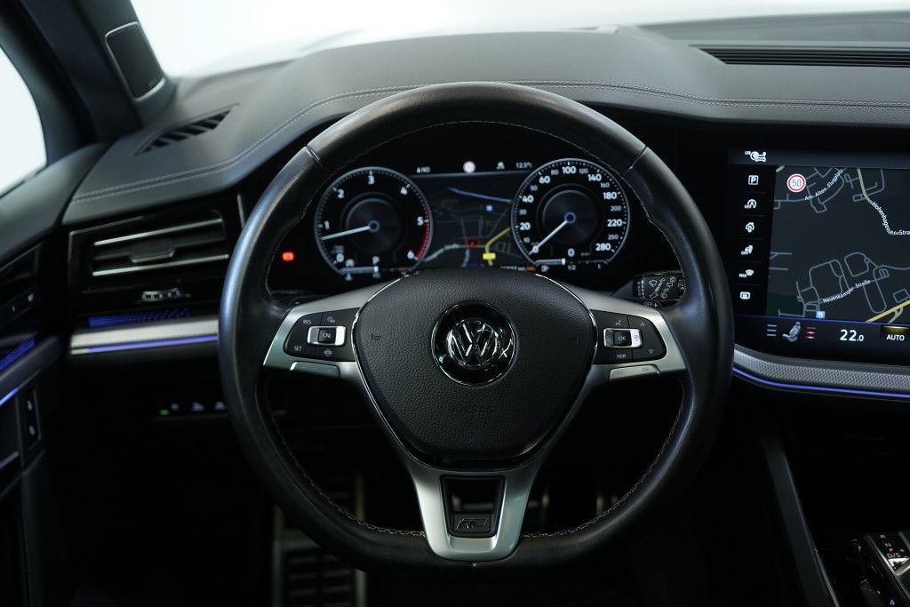 Volkswagen Touareg 4.0 TDI DSG 4M R line - Samsaru's Car Outlet