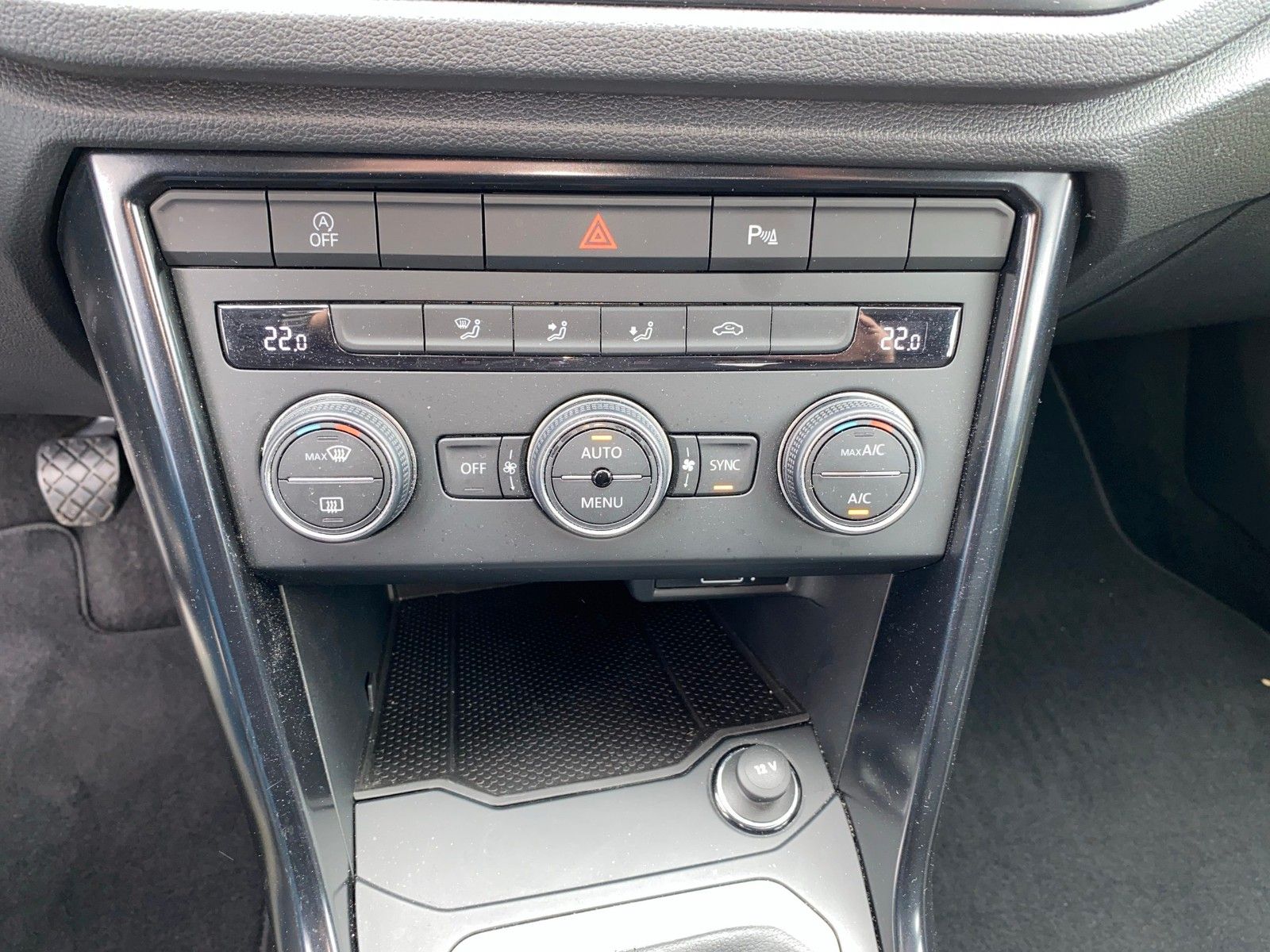 Volkswagen T-Roc Basis - Samsaru's Car Outlet