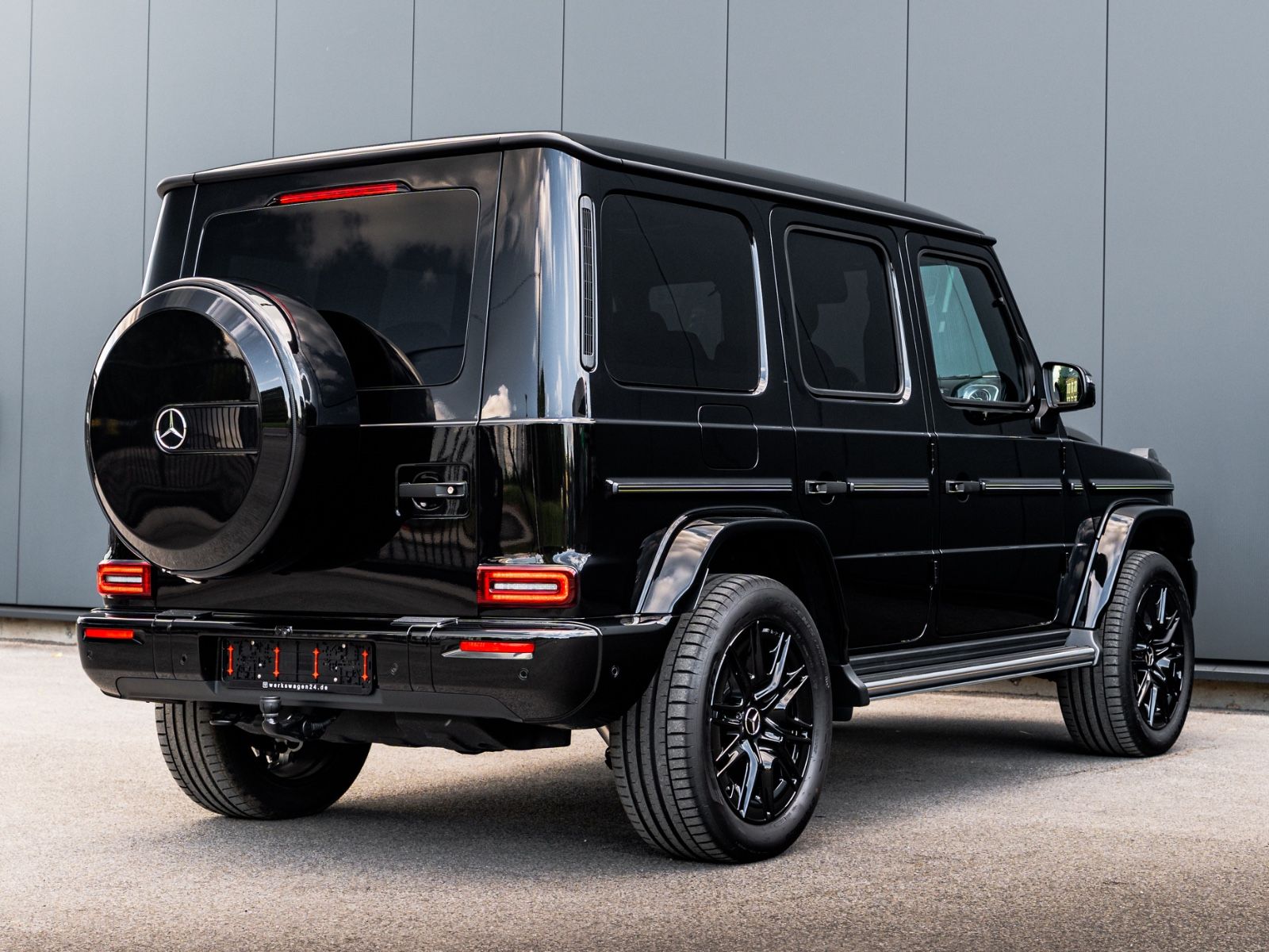 Mercedes-Benz G 450d AMG LINE - Samsaru's Car Outlet