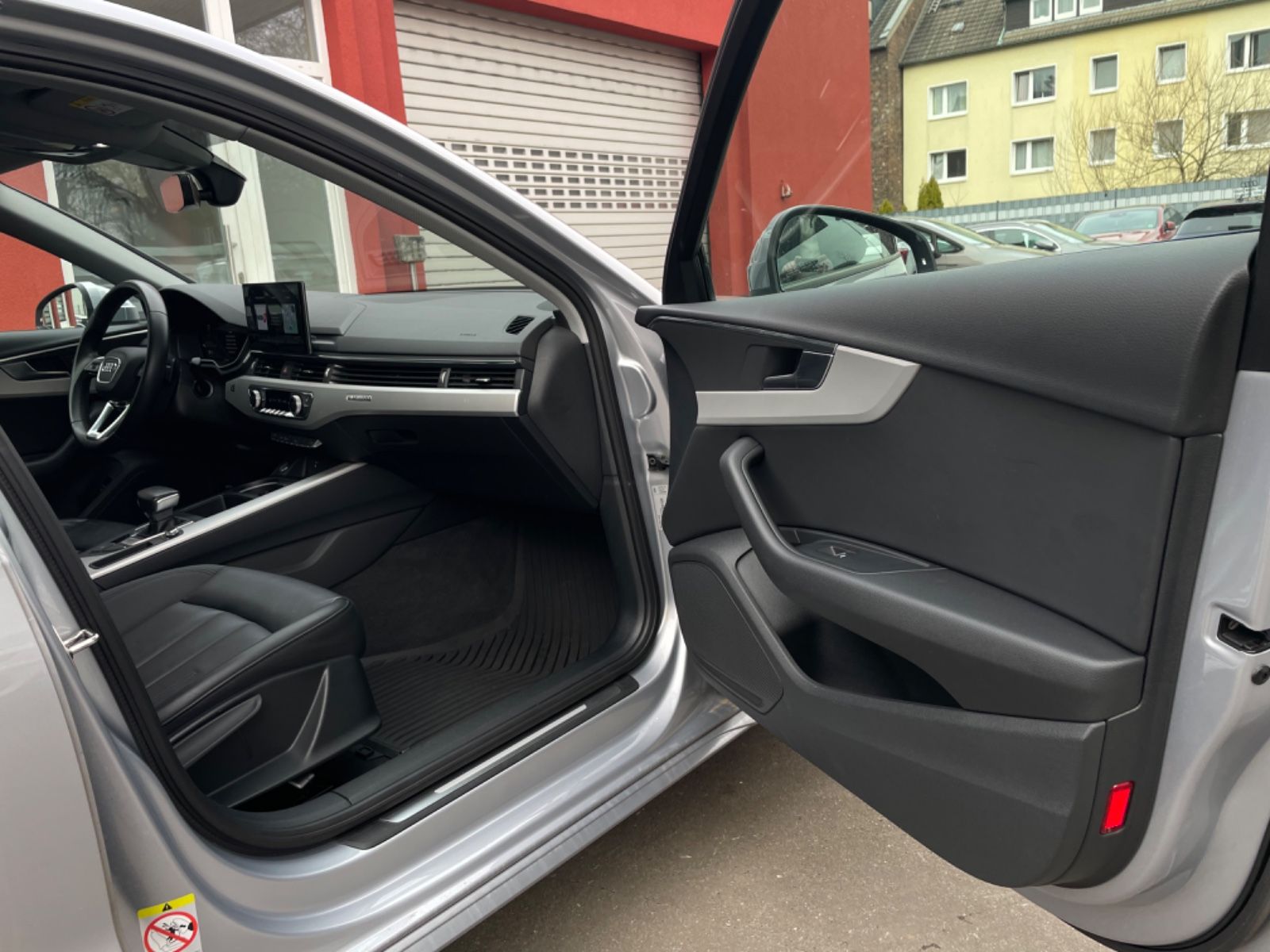 Audi A4 Lim. 40 TDI quattro advanced