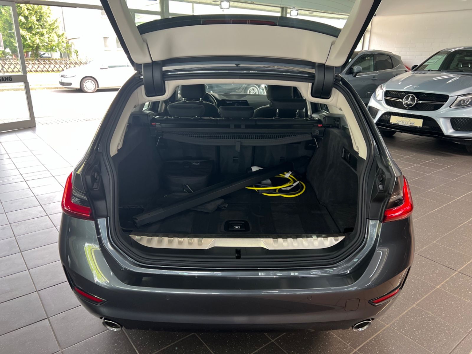 BMW 330 e Touring Advantage - Samsaru's Car Outlet