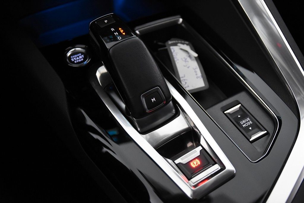 Peugeot 3008 Allure EAT 8 *Navi*Park ass.*